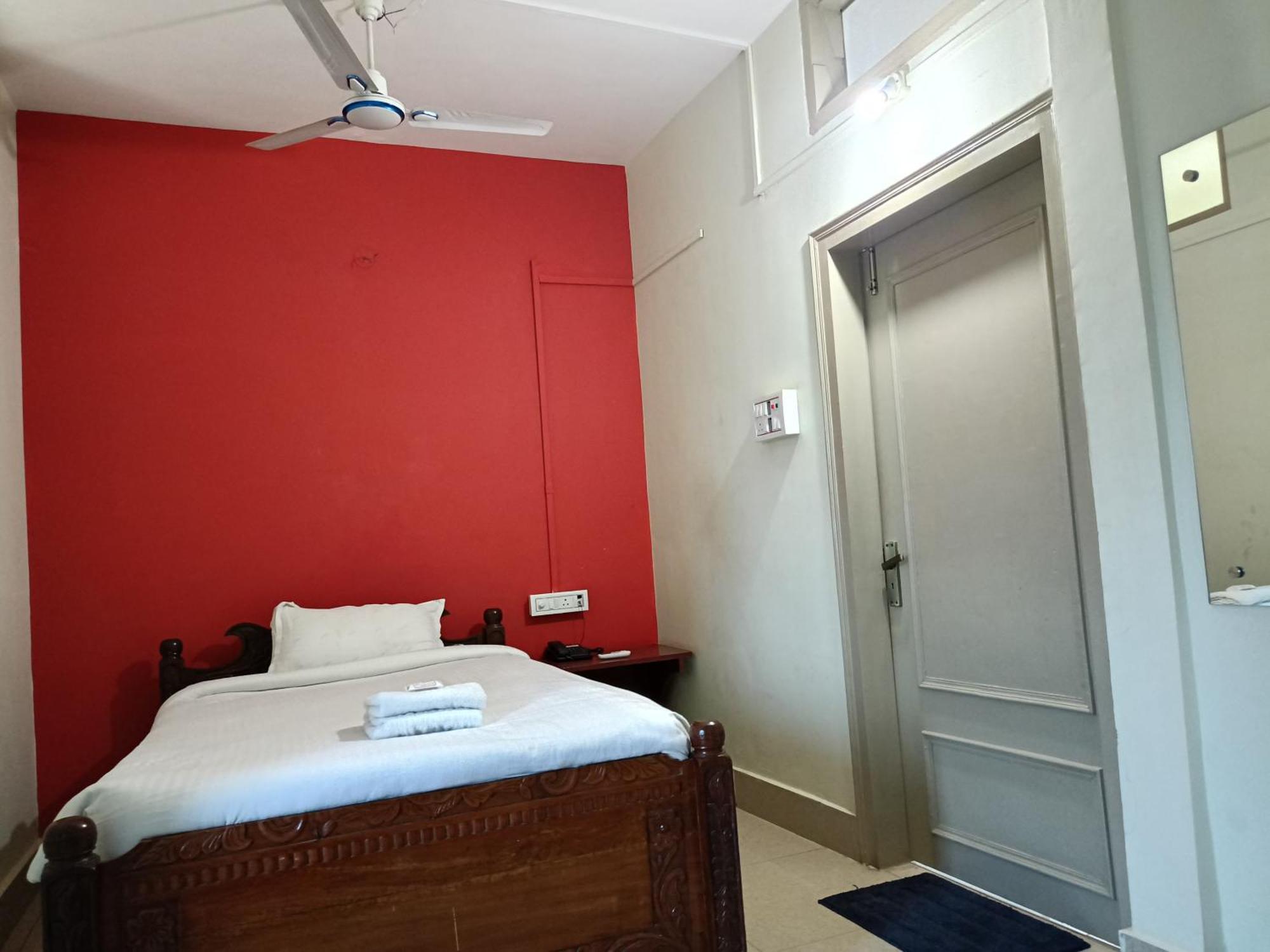 Hotel Bhargav Гувахати Екстериор снимка