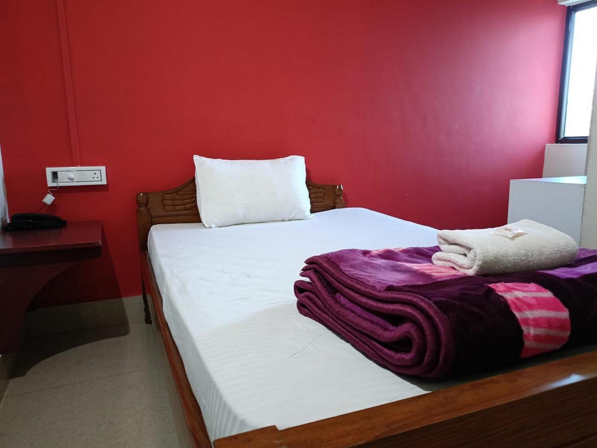 Hotel Bhargav Гувахати Екстериор снимка