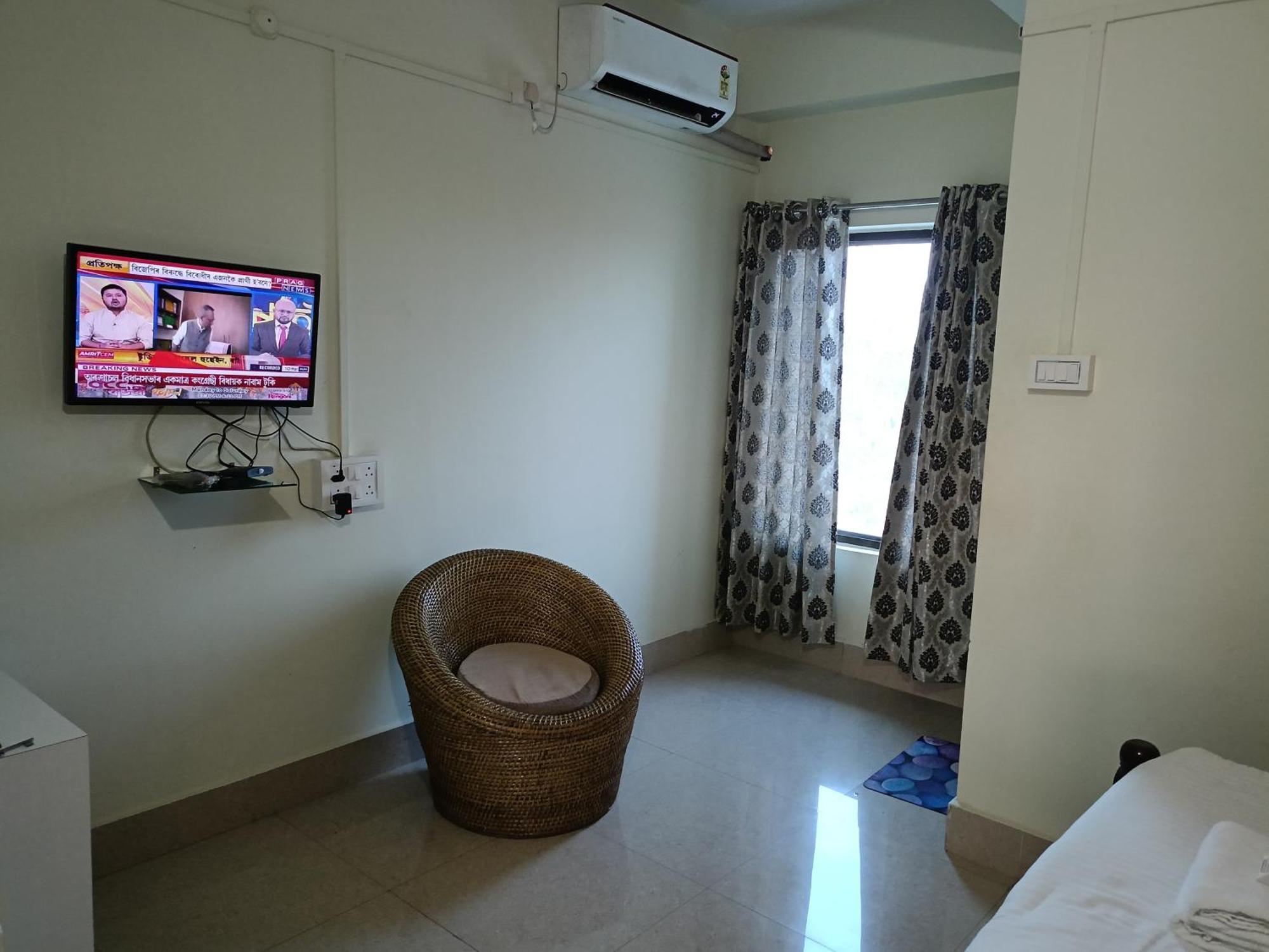 Hotel Bhargav Гувахати Екстериор снимка