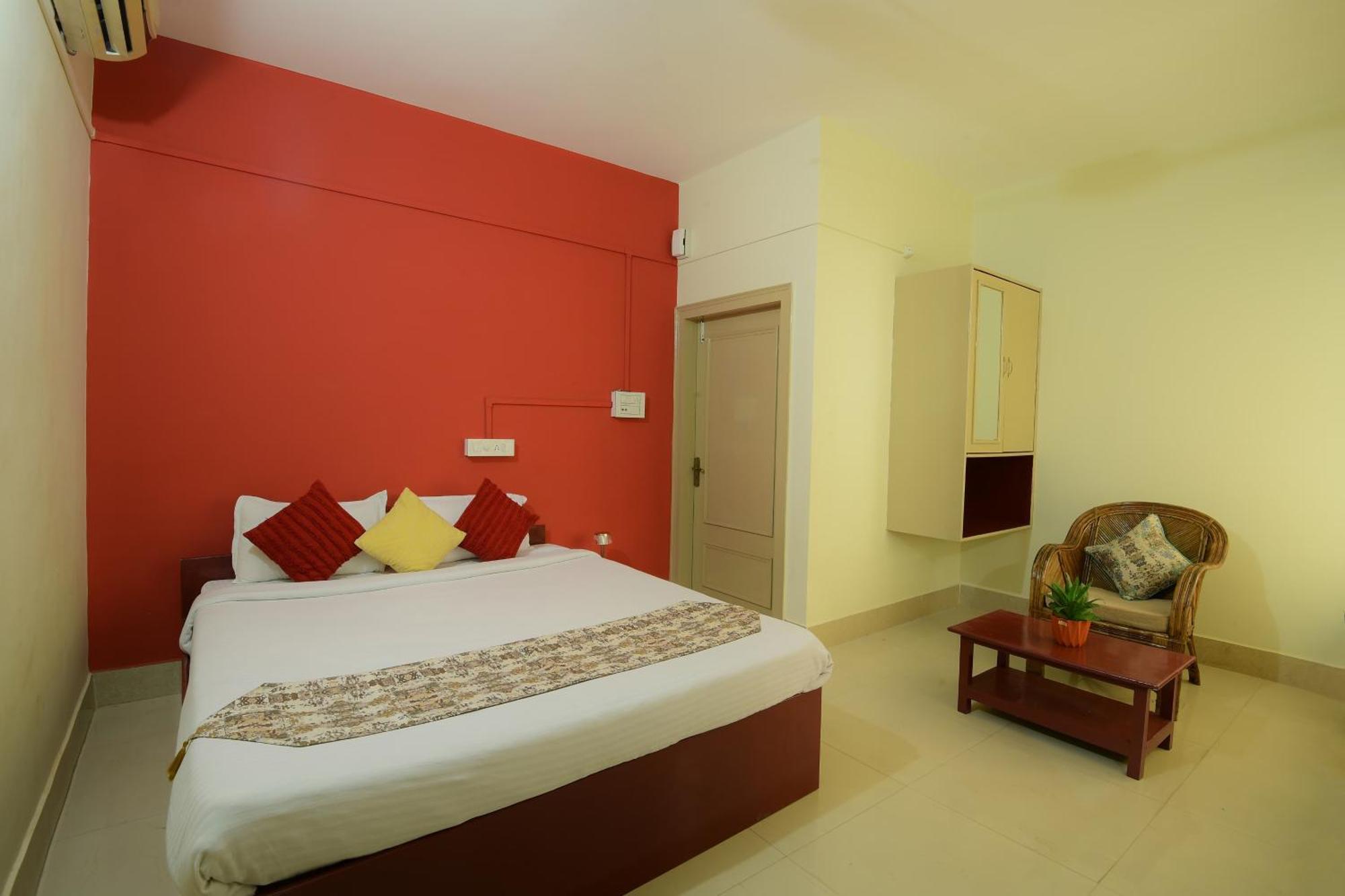 Hotel Bhargav Гувахати Екстериор снимка