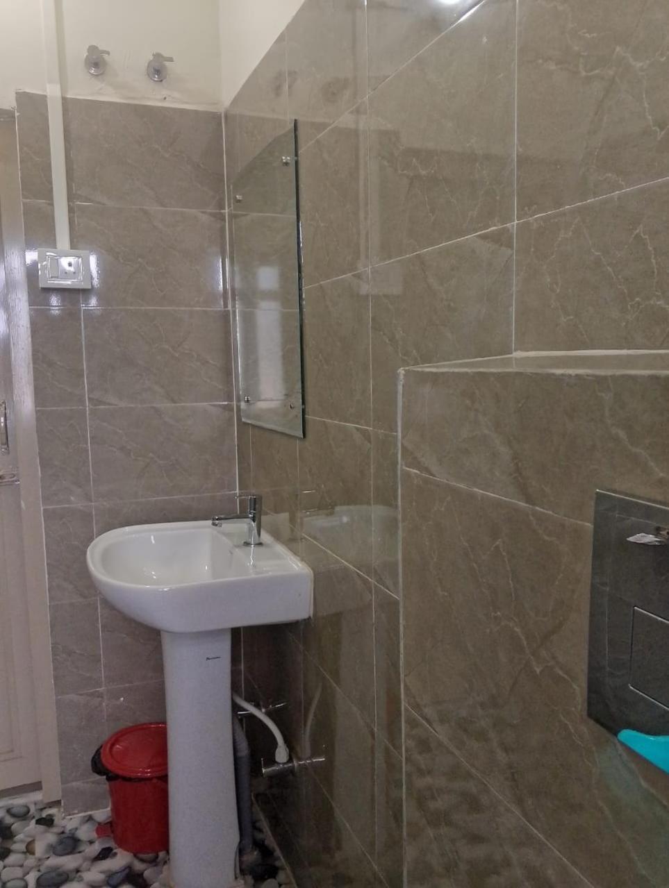 Hotel Bhargav Гувахати Екстериор снимка