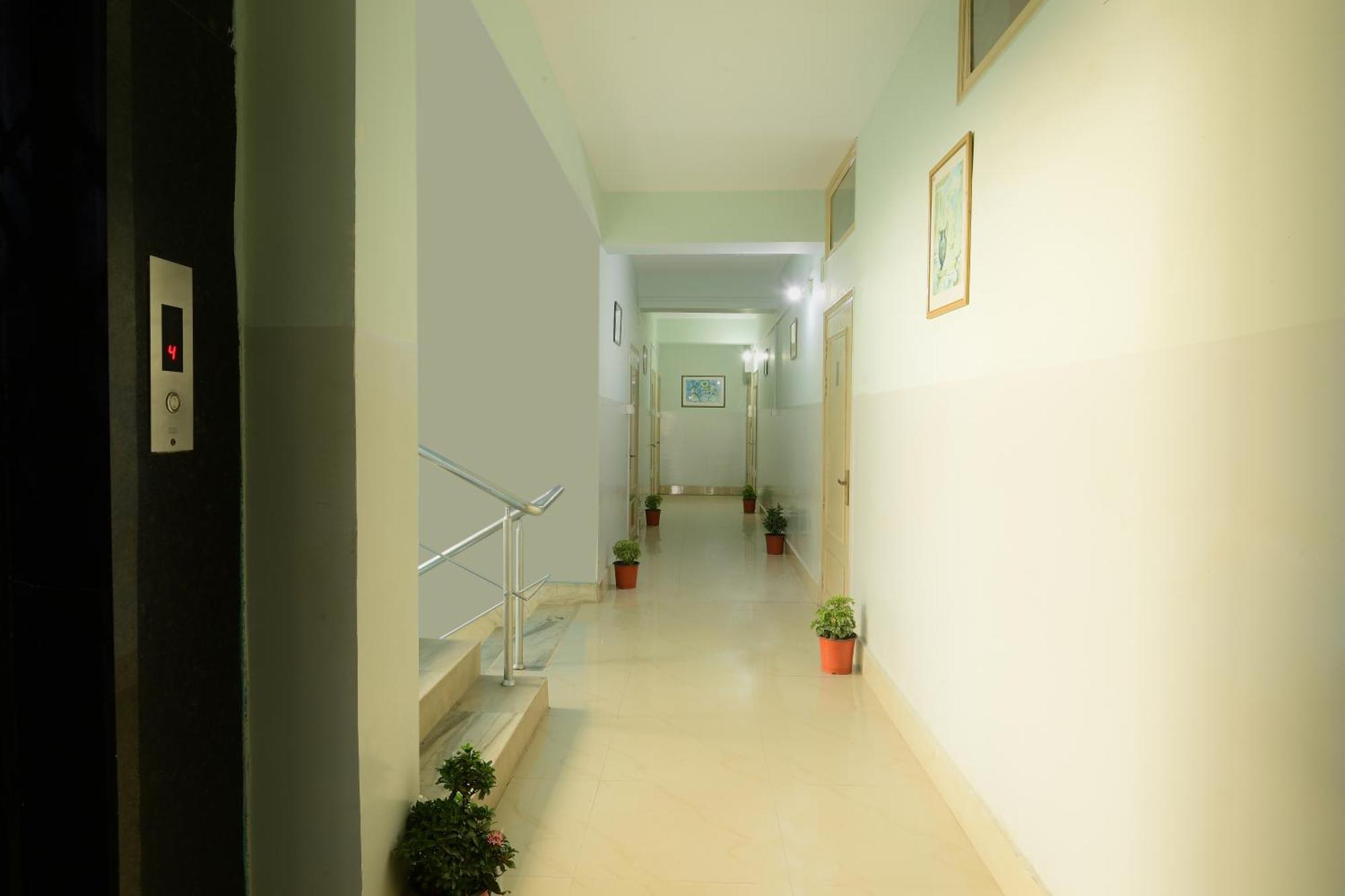 Hotel Bhargav Гувахати Екстериор снимка
